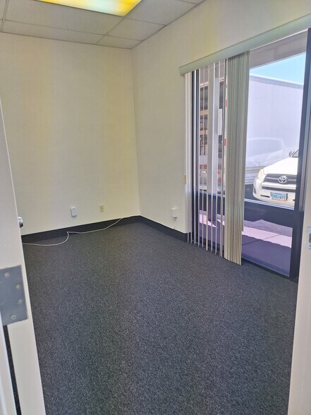 More Photos Of 4460 W Reno Ave, Las Vegas Light Manufacturing For Lease