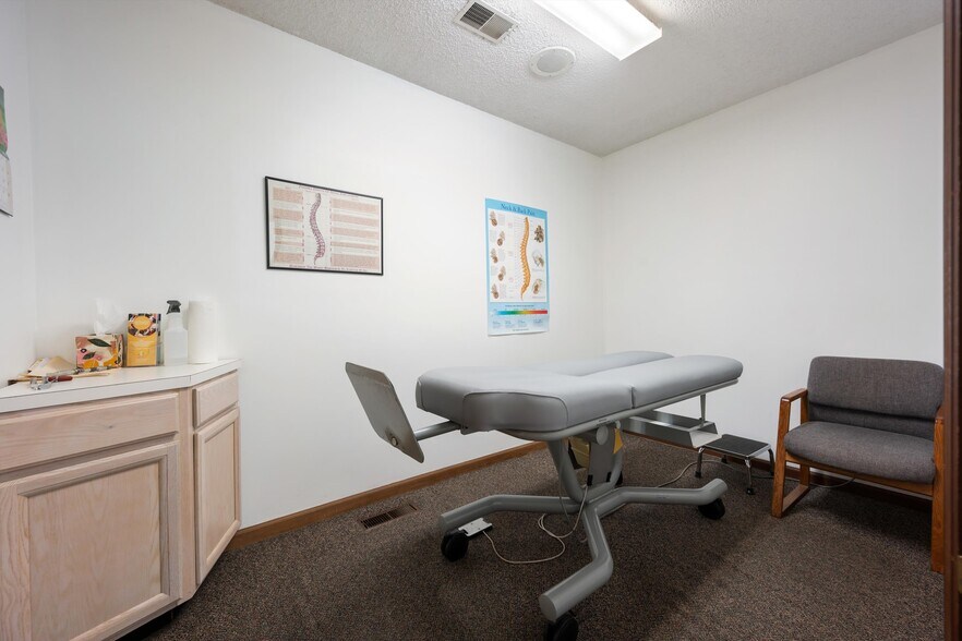 More Photos Of 290 Church St, Saratoga Springs Office For Sale