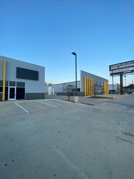 More Photos Of 3111 IH 30, Dallas Light Distribution For Lease