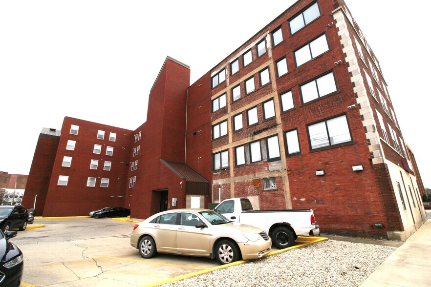 More Photos Of 300 E Broadway, Logansport Apartments For Lease