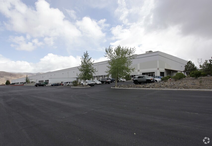 More Photos Of 625 Waltham Way, Mccarran Distribution For Lease