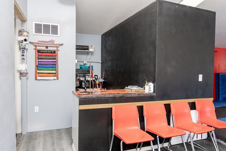 More Photos Of 1430 Main Ave, Fargo General Retail For Sale