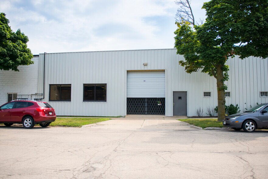 More Photos Of 3866-3870 N Fratney St, Milwaukee Warehouse For Lease