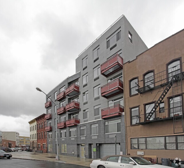 More Photos Of 184 Noll St, Brooklyn Office For Lease