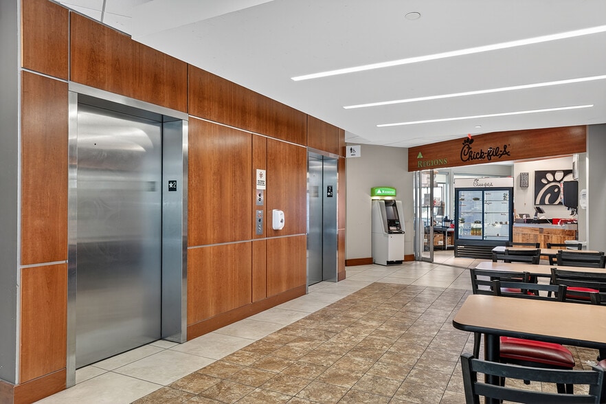 More Photos Of 2728 10th Ave S, Birmingham Medical For Lease