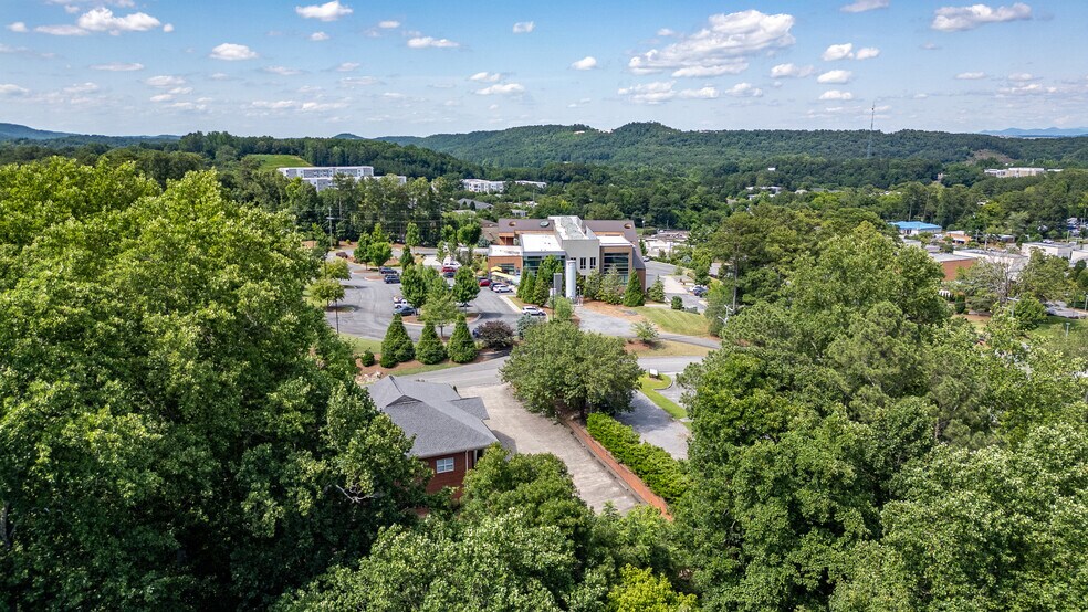 More Photos Of 1421 Ross Dr, Dalton Office For Sale