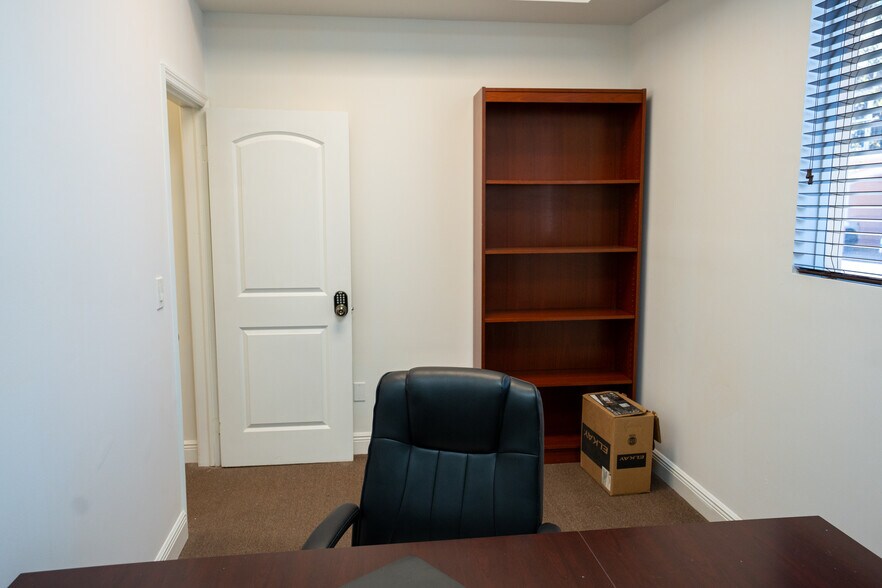 More Photos Of 5781B NW 151st St, Miami Lakes Loft Creative Space For Sale