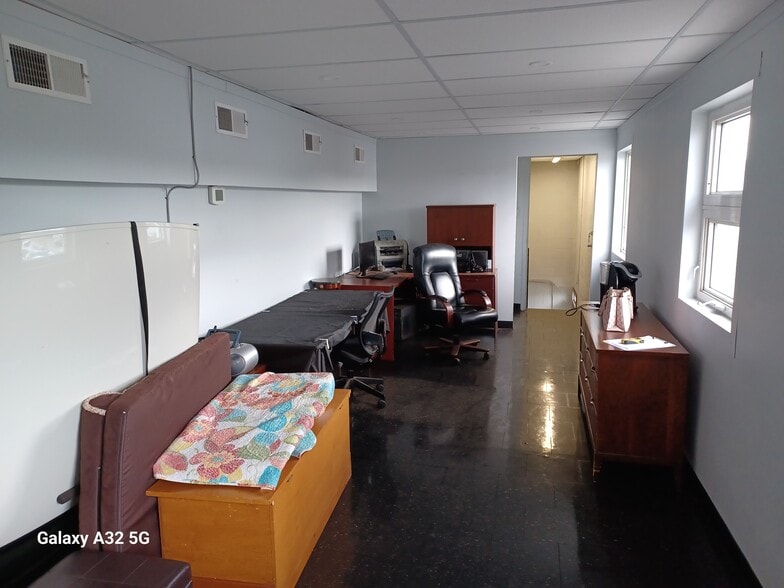 More Photos Of 39 Cleopatra Dr, Nepean Warehouse For Sale