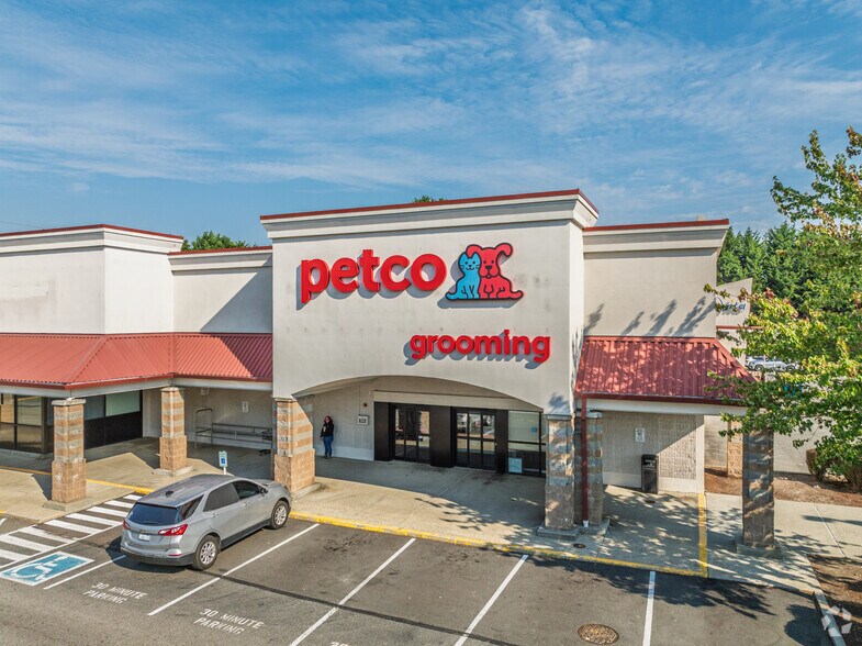 More Photos Of 4110 NE 4th St, Renton General Retail For Sale