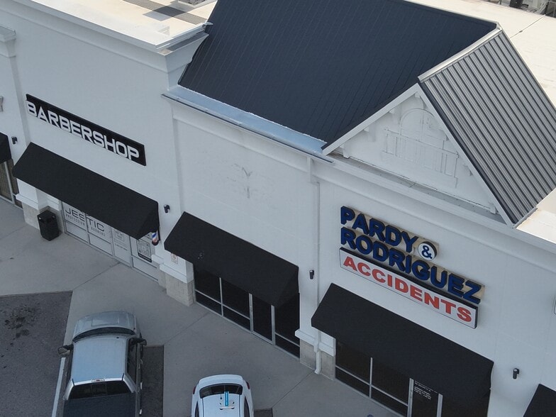 More Photos Of 40230 US Highway 27 N, Davenport Storefront For Sale