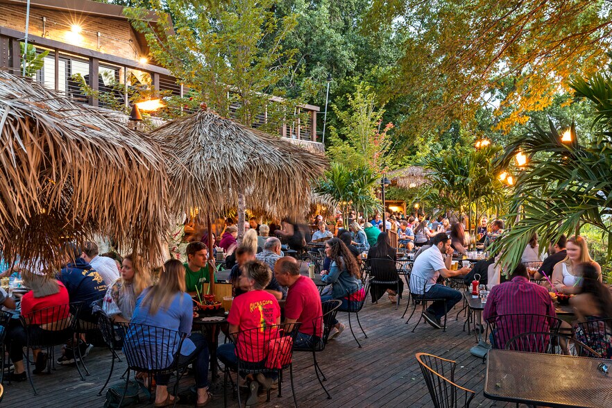 More Photos Of 1900 & 1924 Marshall St NE, Minneapolis Restaurant For Lease