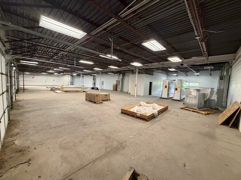 More Photos Of 535 E Cimarron St, Colorado Springs Warehouse For Sale