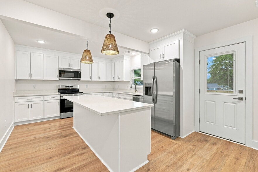 More Photos Of 112 Buckroe Ave, Hampton Storefront Retail Residential For Sale