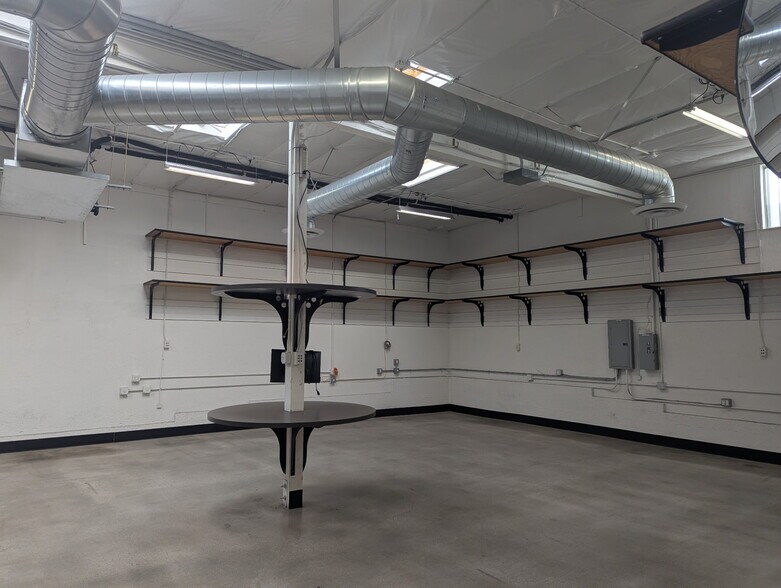 More Photos Of 530 Cypress Ave, Hermosa Beach Warehouse For Lease