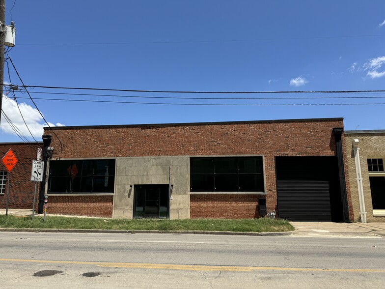 Primary Photo Of 2919 Canton St, Dallas Light Manufacturing For Sale