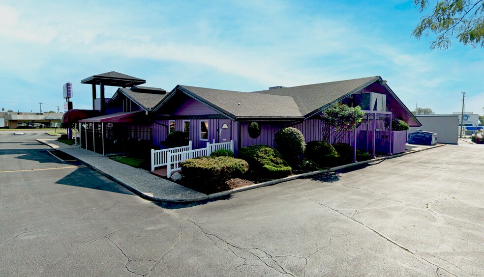More Photos Of 930 E Coliseum Blvd, Fort Wayne Restaurant For Sale