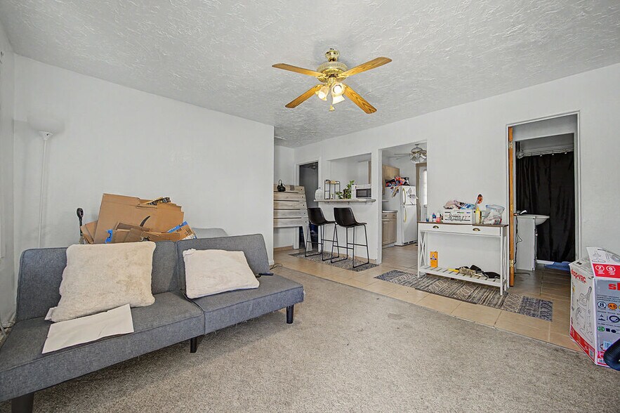 More Photos Of 630 W 6th St, Craig Apartments For Sale
