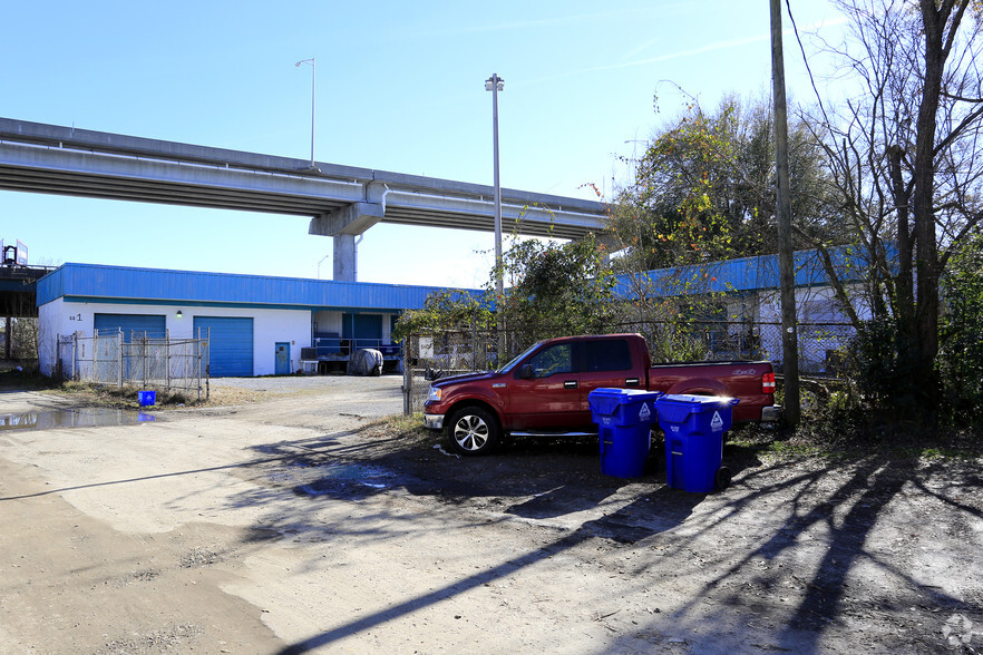 Primary Photo Of 1 Simons St, Charleston Warehouse For Lease