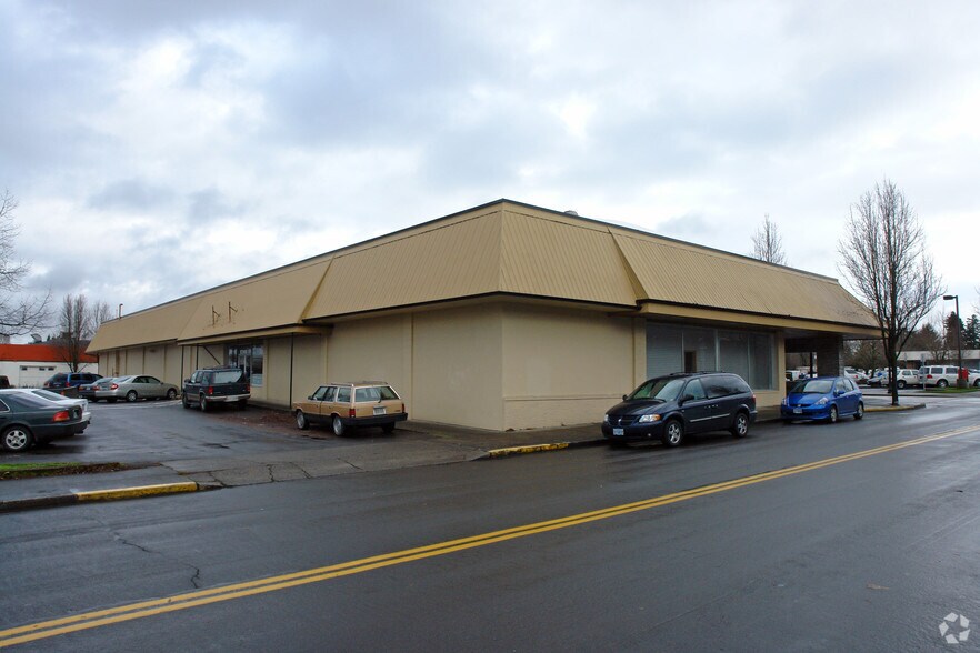 More Photos Of 211 NE Roberts Ave, Gresham Freestanding For Sale