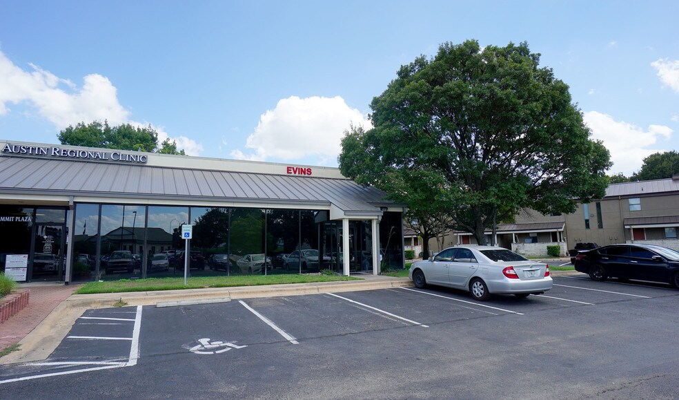 More Photos Of 894 Summit St, Round Rock Loft Creative Space For Lease