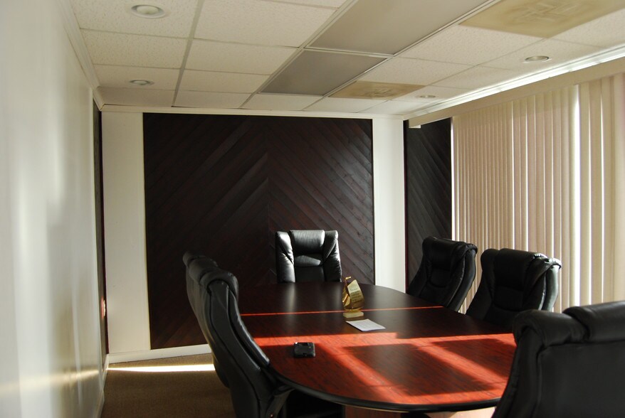 More Photos Of 14787-14851 Build America Dr, Woodbridge Warehouse For Lease