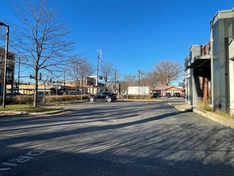 More Photos Of 7555 N California Ave, Chicago Fast Food For Sale