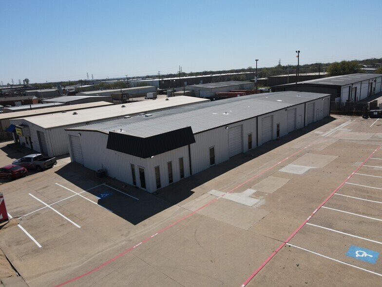 More Photos Of 4404-4412 Glenview Dr, Haltom City Warehouse For Lease