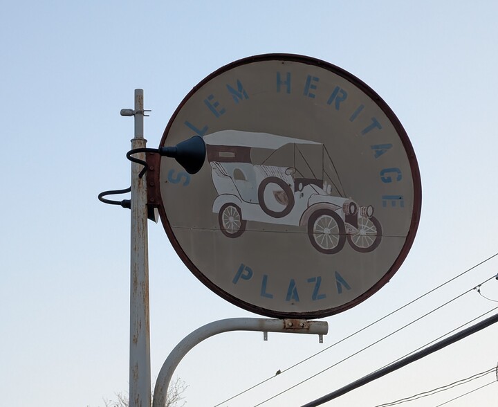 More Photos Of 301-307 N Salem St, Apex Storefront Retail Office For Lease