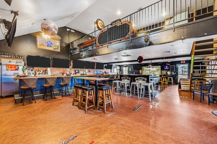 More Photos Of 877 Hancock Rd, Bullhead City Bar For Sale