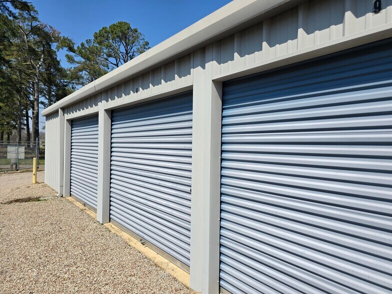 More Photos Of 360 Black Pl, Savannah Self Storage For Sale