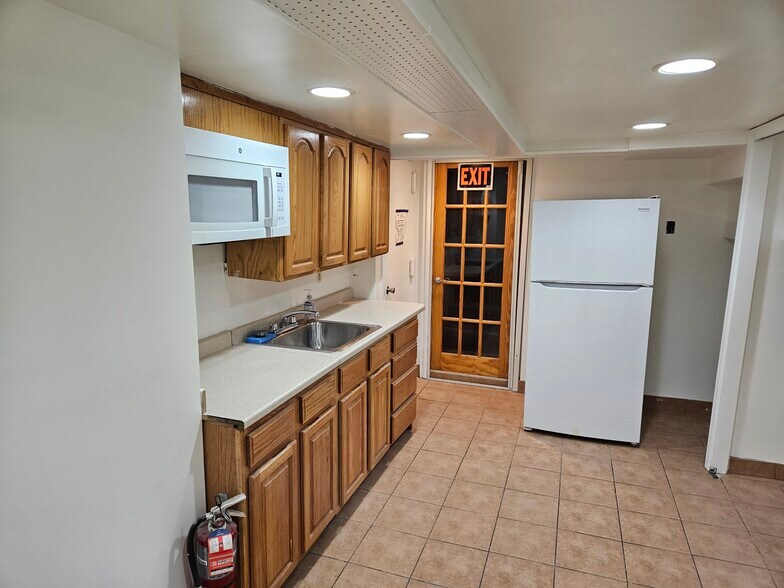 More Photos Of 4605 30th Ave, Astoria Apartments For Lease