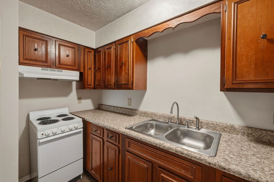 More Photos Of 1737 6th Ave, Huntington Apartments For Sale