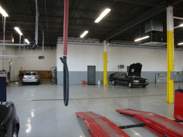 More Photos Of 555 E Plainfield Rd, Countryside Service For Sale