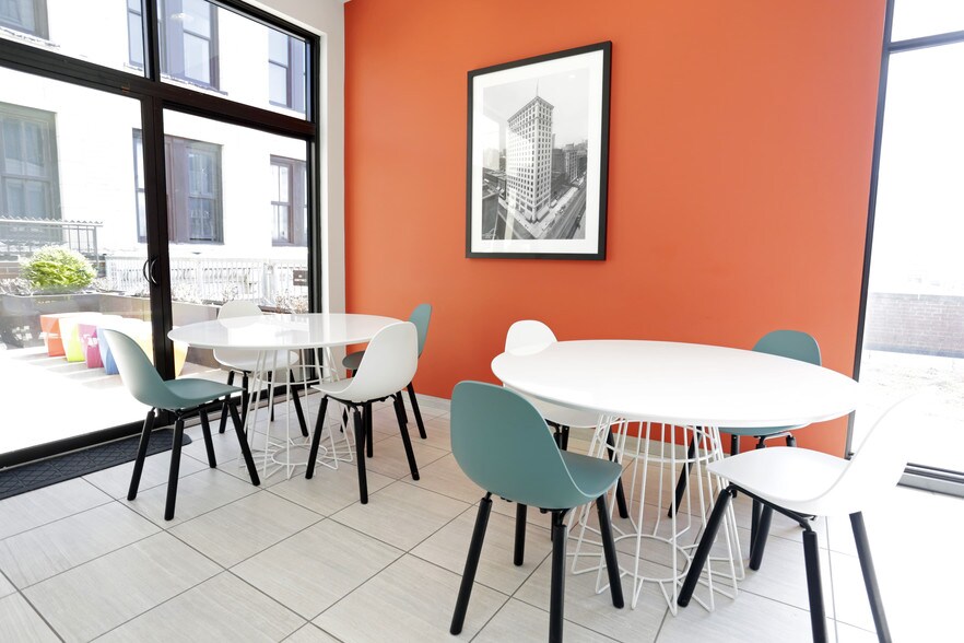 More Photos Of 28 E Jackson Blvd, Chicago Apartments For Sale