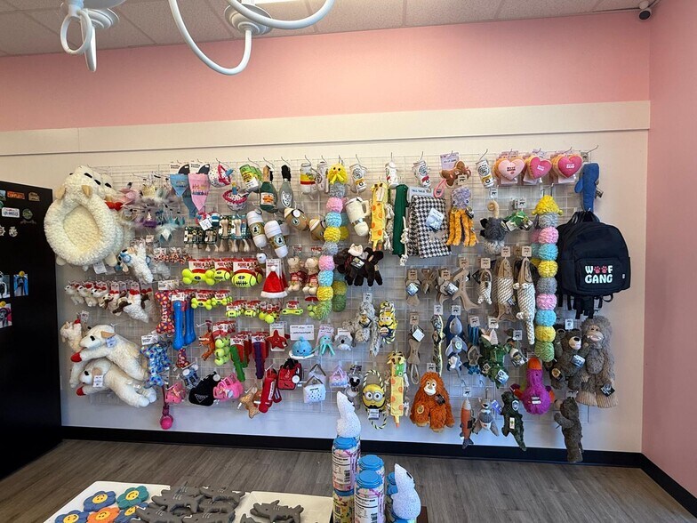 More Photos Of 8474 Bannerman Blvd, Tallahassee General Retail For Lease