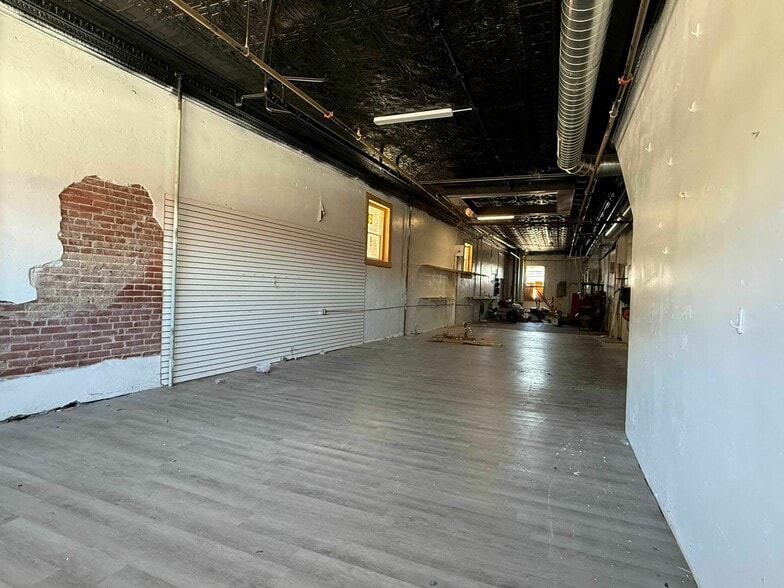 More Photos Of 300-308 W Commercial St, Springfield Storefront Retail Residential For Sale