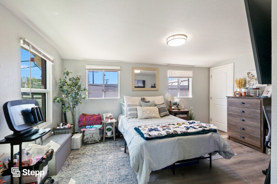 More Photos Of 1817 Stanley Ave, Signal Hill Apartments For Sale