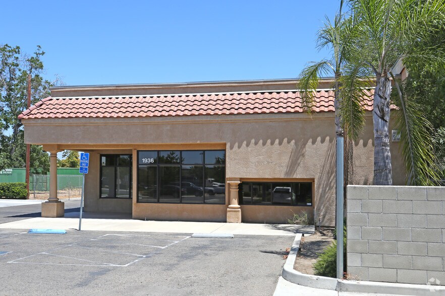 More Photos Of 1936 N Dinuba Blvd, Visalia Flex For Lease