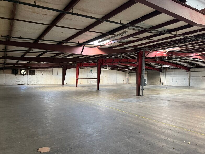 More Photos Of 1785 State Road 436, Winter Park Showroom For Sale