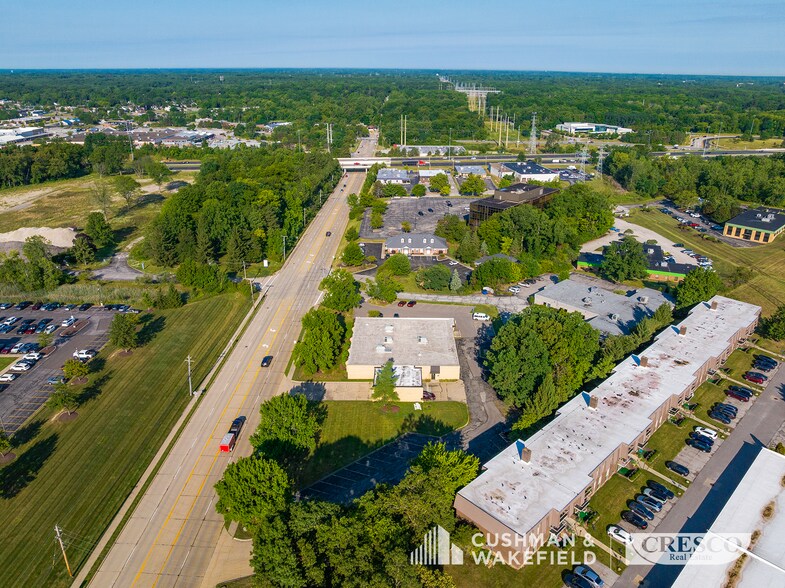 More Photos Of 16500 W Sprague Rd, Middleburg Heights Office For Sale