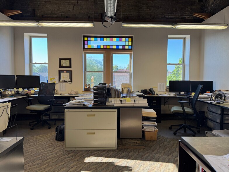 More Photos Of 1135A Michigan Ave, Sheboygan Office For Sale