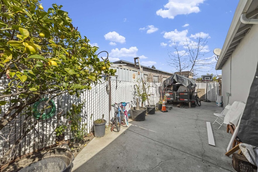 More Photos Of 757 Warrington Ave, Redwood City Multifamily For Sale