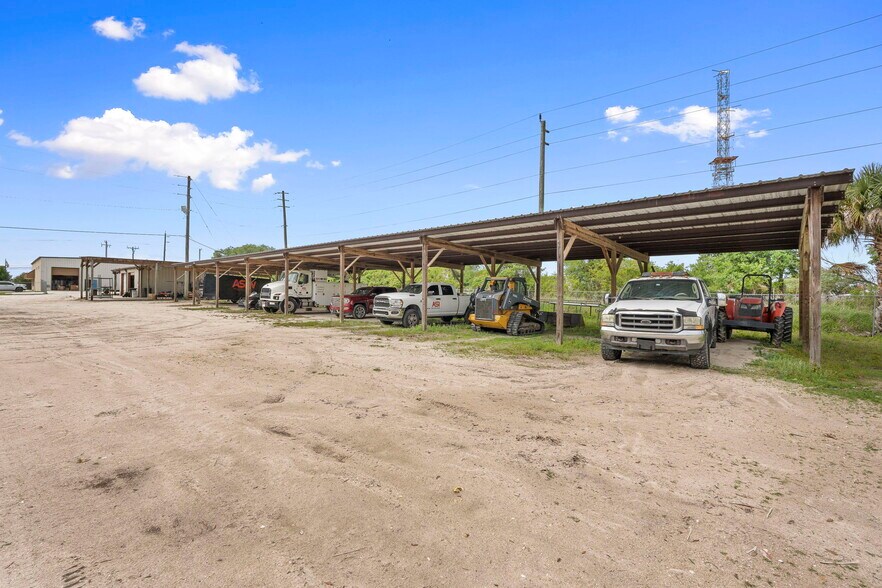 More Photos Of 16050 Orange Ave, Fort Pierce Warehouse For Sale