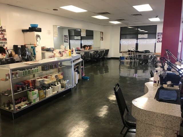 More Photos Of 2520-2522 N Broad St, Philadelphia Showroom For Sale