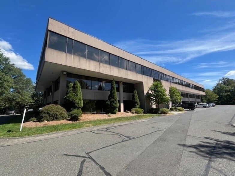 More Photos Of 231 Farmington Ave, Farmington Medical For Sale