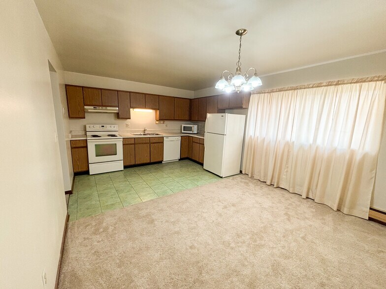 More Photos Of 197 Denby St, Romeo Apartments For Sale