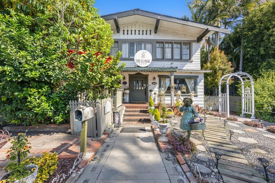 Primary Photo Of 419 W Commonwealth Ave, Fullerton Restaurant For Sale