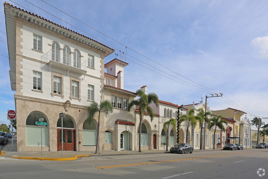 Primary Photo Of 239 S County Rd, Palm Beach Office For Lease