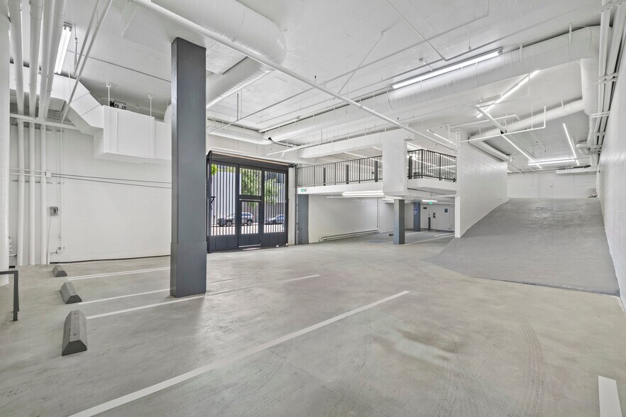 More Photos Of 9975 Santa Monica Blvd, Beverly Hills Loft Creative Space For Lease