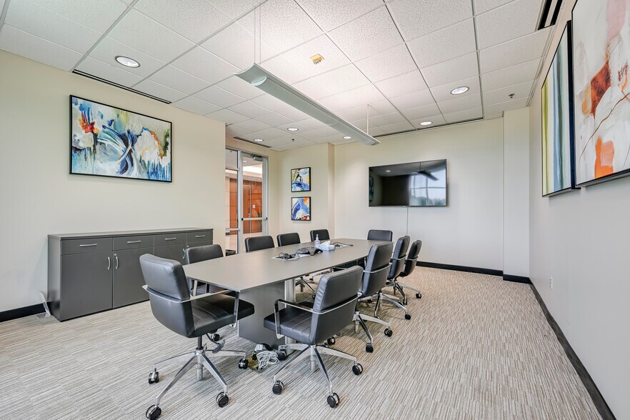 More Photos Of 2850 Lake Vista Dr, Lewisville Office Residential For Lease